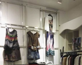 內(nèi)鄉(xiāng)縣依佳精品服裝店——河南服裝銷售的品質(zhì)之選
