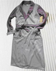 福州榮登貿易 專注服裝服飾零售與批發，提供優質搖粒絨睡袍及全品類服飾服務